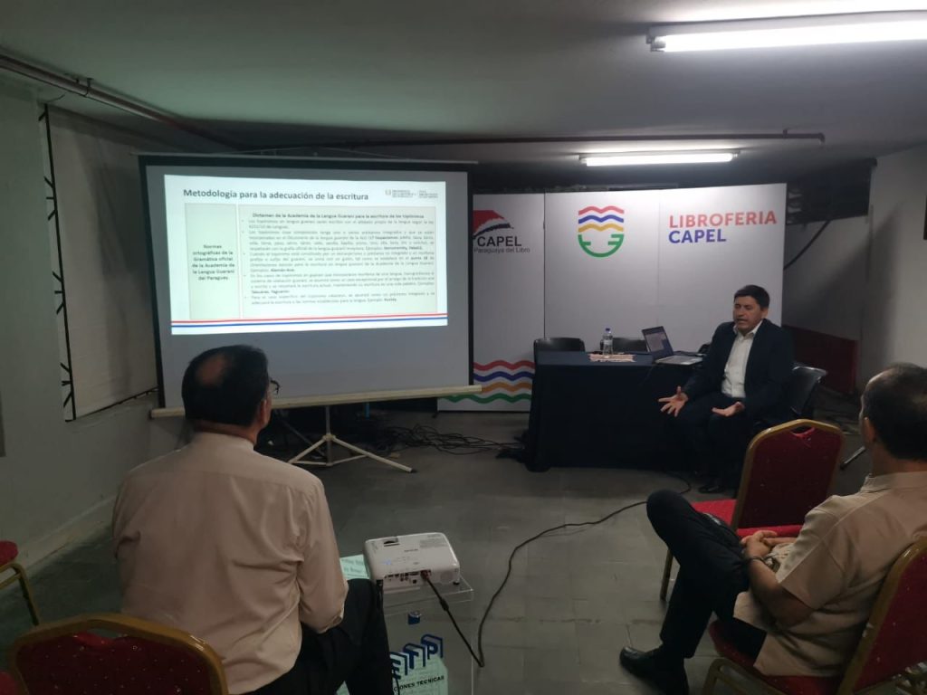Exposición sobre topónimos en guaraní en la Libroferia CAPEL 2024