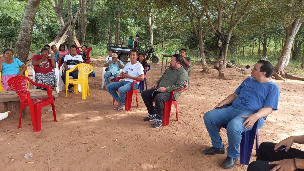 Ministro de Políticas Lingüísticas visitó comunidades indígenas