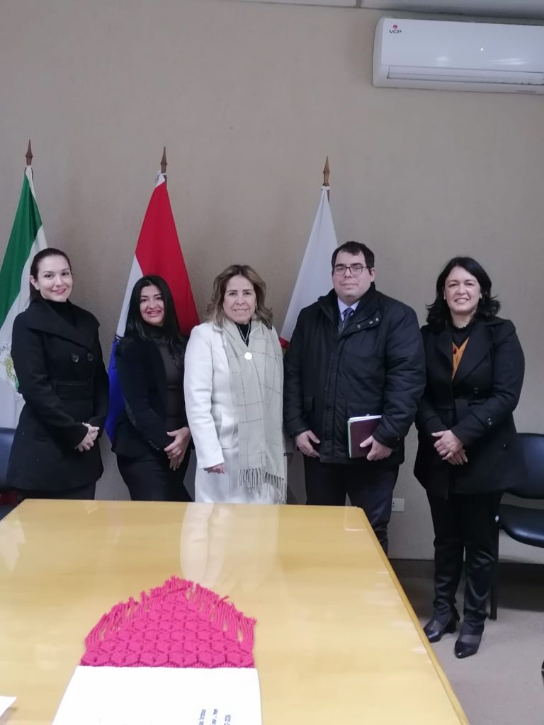 Visita a la gobernación de Itapúa para fortalecer las lenguas oficiales