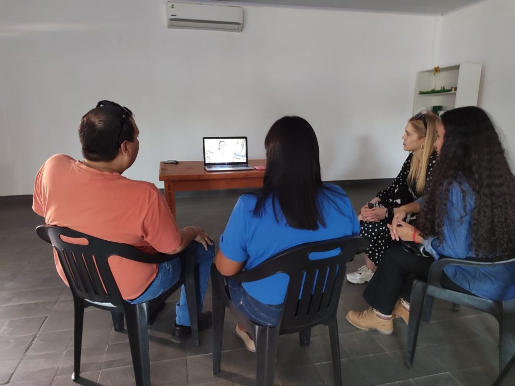 Oñemoneĩ audiovisual “Arete Guasu” lideresa indígena ha ñe’ẽ mburuvichakuéra  Yvopey Rendápegua ndive.