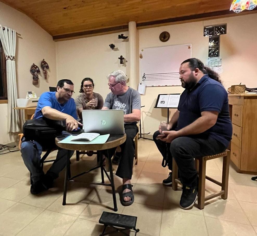 Avance en la traducción de relatos del pueblo Qom en Filadelfia