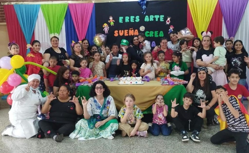 PÑS omoirũkuri “Mitã Ára” jegueromandu’a oikova’ekue Primera Escuela de Sordos-pe