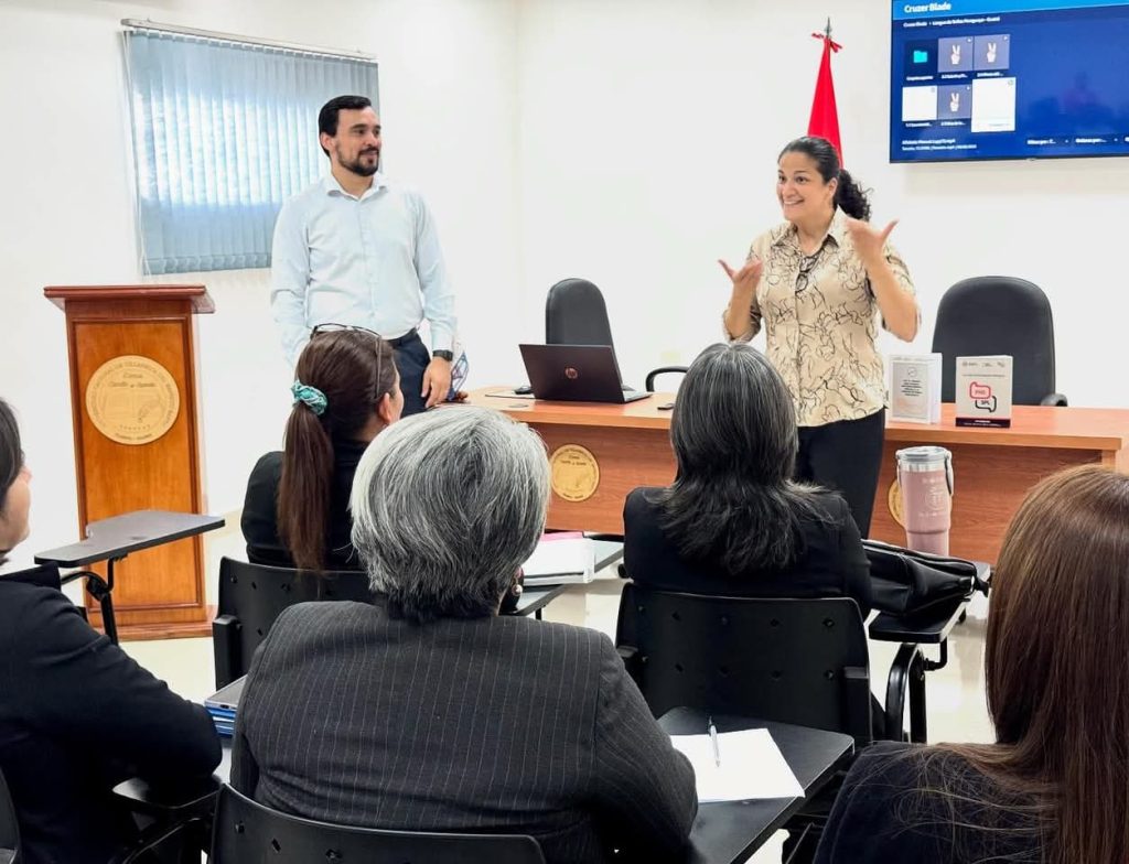PÑS ombokatupyry UNVES mba’apoharakuérape mba’éichapa oiporuva’erã Lengua de Señas Paraguaya