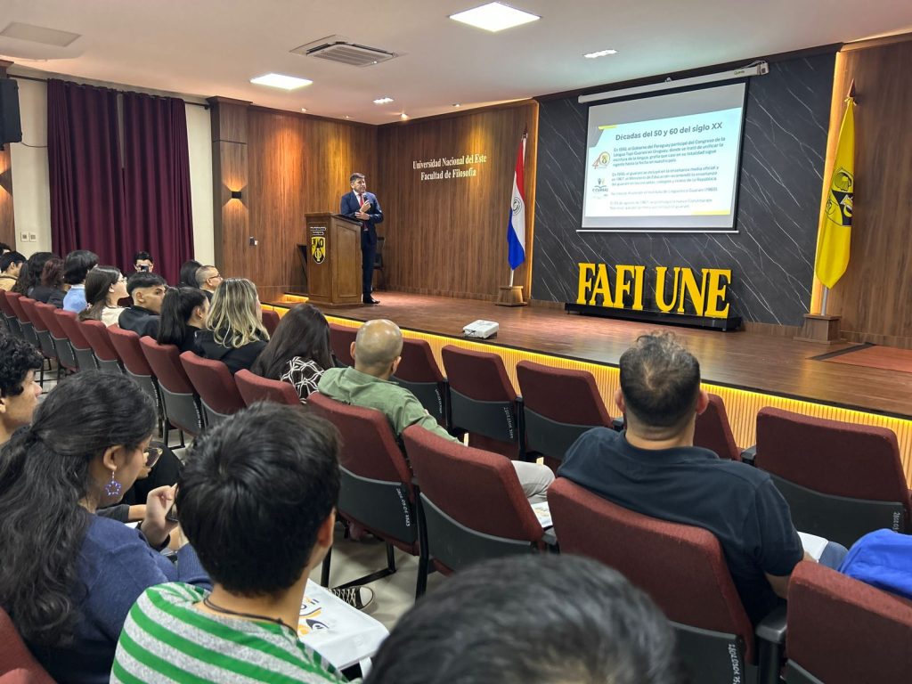 Director de SPL expuso en cumbre educativa
